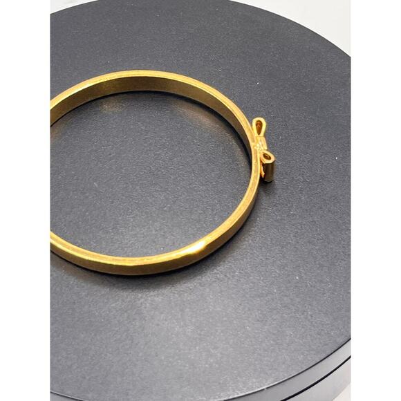 Kate Spade New York Gold Tone  "Take A Bow" Bangle Bracelet - Picture 4 of 12